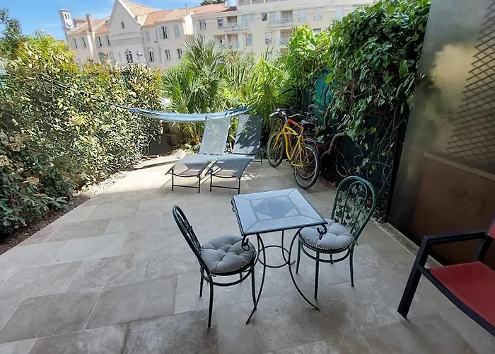 Studio F1 Avec Jardin, Proche Du Palais Des Festivals Et Des Plages